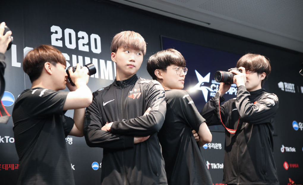 包含Faker赛事官方发布挺进下一轮新规，巴塞罗那争议不断！的词条星空体育官网下载入口