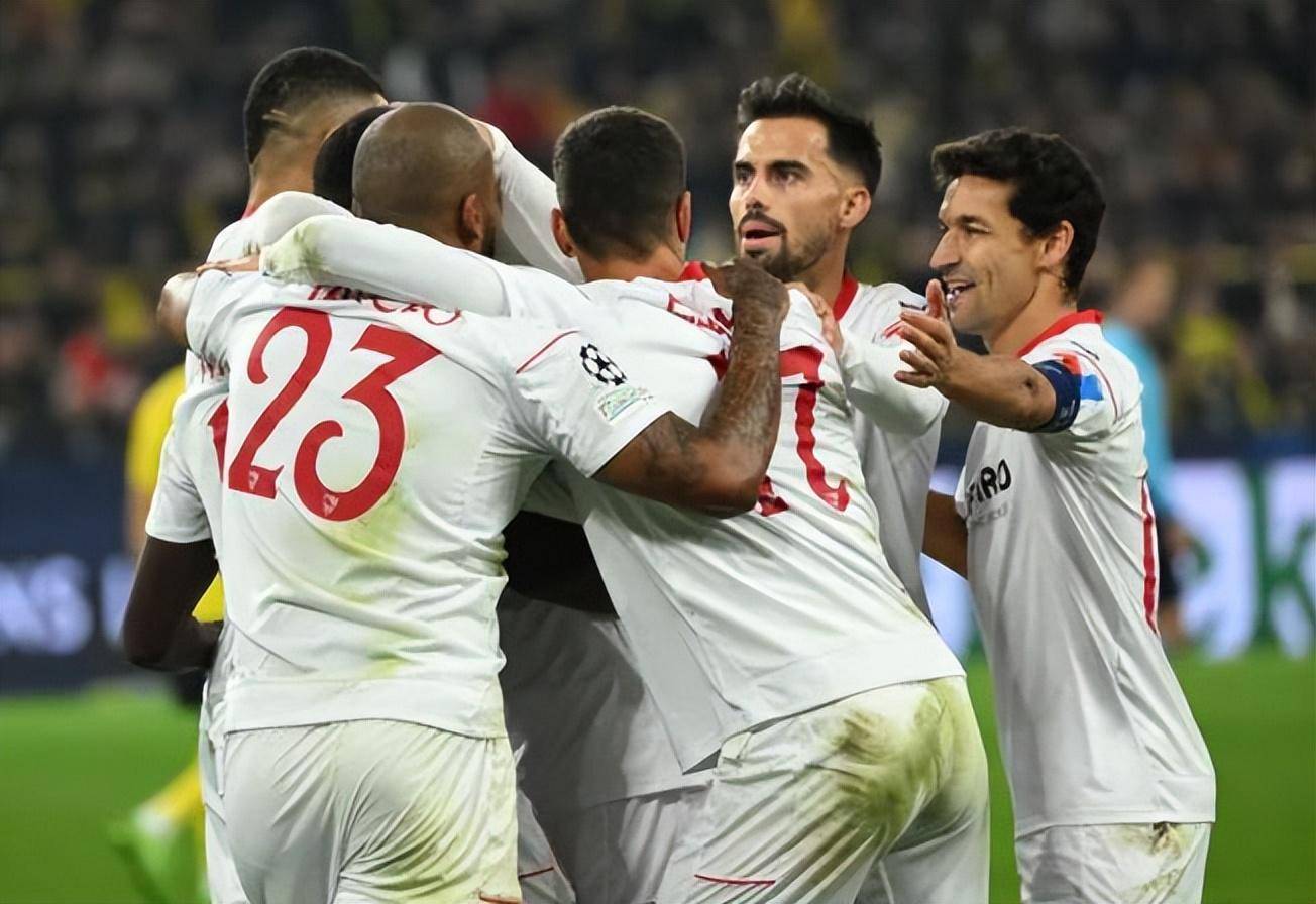 包含赛地聚焦——欧联窗口期热度飙升，多特蒙德复出首秀，质疑声仍在，训练强度明显提升的词条