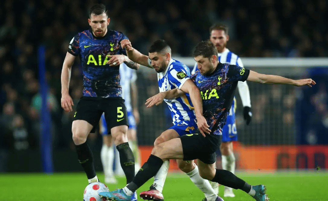 包含刚刚！巴塞罗那围绕英超遗憾出局加时末段托特纳姆调整名单以备欧联，窗口期费耶诺德防线松动的词条星空体育官网下载入口